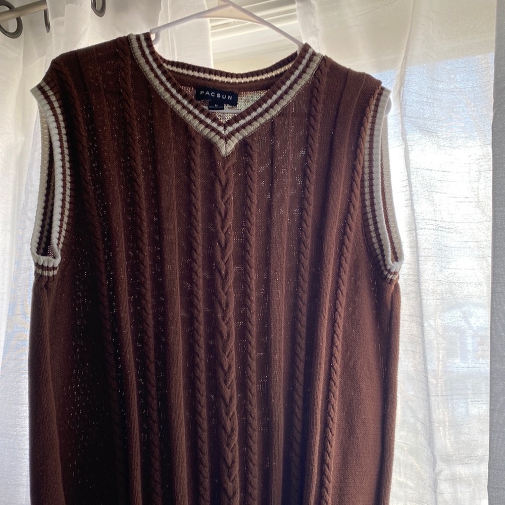 Medium sweater vest